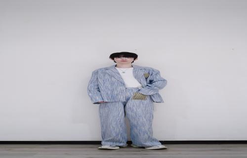 其采用了高强度的机身材料和先进的防撞技术即使在恶劣的天气条件下也能保证无人机的安全飞行同时它还配备了